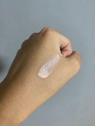 제주인디 카멜리아 블러썸 선크림 — 5점을 준 리뷰어가 2023년 9월 올린 사용 사진