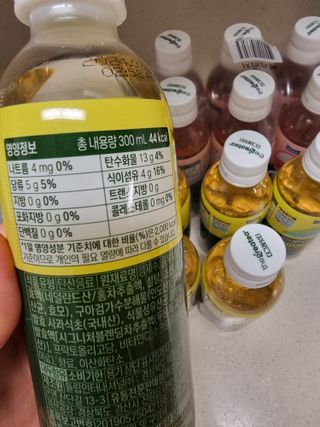 더그레잇티 콤부차 [매일유업] 더그레잇티 44kcal 콤부차 300ml *12개입 (오리지널 6개+베리리치 6개) — 5점을 준 리뷰어가 2023년 7월 올린 사용 사진