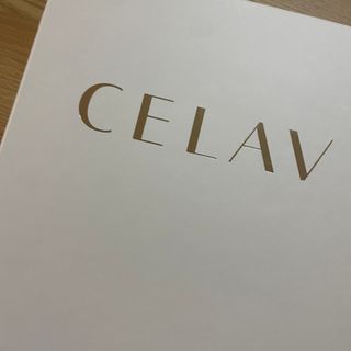 프리마인 바르기만 하면 철벽 스킨케어+24시간 마스크팩 효과. 셀라브 리제너레이팅 시스템 부스터+크림 세트 — 5점을 준 리뷰어가 2023년 4월 올린 사용 사진