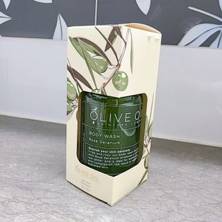 올리브 오일 스킨케어 컴퍼니 [OOSC] 향기로운 보습 로즈 제라늄 바디워시 500ml — 5점을 준 리뷰어가 2021년 4월 올린 사용 사진