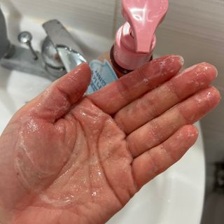 벨먼 내추럴스파 수분광채 스크럽 바디워시 600ml 5종 — 5점을 준 리뷰어가 2022년 5월 올린 사용 사진