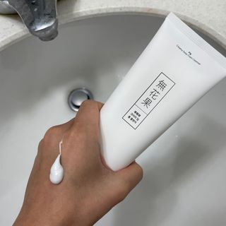 [베러오리진] 무화과 크리미 딥 폼 클렌저/피부 노폐물 & 미세먼지 99 세정 인증 민감성 피부 무자극 인증 — 5점을 준 리뷰어가 2021년 11월 올린 사용 사진