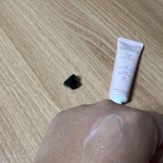 러브모아 향수 고체향수 승무원 고체향수 바르는 향수 니치향수 도손 우드세이지 앤 씨솔트 — 5점을 준 리뷰어가 2022년 10월 올린 사용 사진