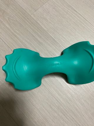 힐니스북 [힐마이넥]   거북목 통증완화를 위한 휴대용 목 안마기 — 5점을 준 리뷰어가 2022년 12월 올린 사용 사진