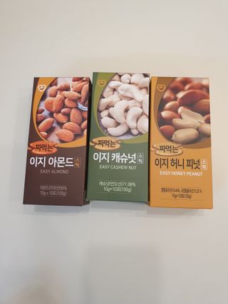 짜먹는 이지견과 짜먹는 이지아몬드, 짜먹는 이지허니피넛, 짜먹는 이지캐슈넛 각 10g X  10포 — 4점을 준 리뷰어가 2021년 2월 올린 사용 사진