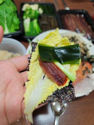 마라도푸드 포항 구룡포 햇 과메기 야채세트 마라도회식당 꽁치 — 5점을 준 리뷰어가 2023년 11월 올린 사용 사진