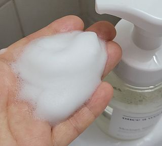 원스어윅 핸드워시 모링가향 본품1 + 리필파우치3 — 5점을 준 리뷰어가 2021년 1월 올린 사용 사진