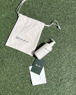 [위켄더스] 끈적임 없이 수분감을 채워주는 핸드& 바디로션 1종 랜덤발송 — 5점을 준 리뷰어가 2022년 4월 올린 사용 사진