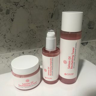 아이앤립 / EYENLIP 아이앤립 연어오일 리바이탈라이징 토너+앰플+크림 3종 세트 — 5점을 준 리뷰어가 2021년 6월 올린 사용 사진
