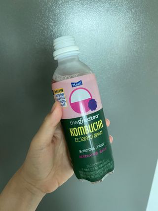 더그레잇티 콤부차 300ml *12개입 (오리지널 6개+베리리치 6개) — 4점을 준 리뷰어가 2022년 7월 올린 사용 사진