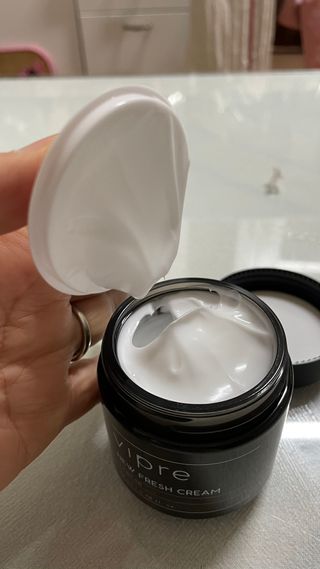 비프리코스메틱 뉴 프레쉬 크림 80ml — 4점을 준 리뷰어가 2023년 3월 올린 사용 사진