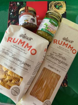 이탈리안 프리미엄 파스타 룸모 Rummo 파스타 2종 + 바질 페스토 + 블랙 트러플 페이스트 — 5점을 준 리뷰어가 2021년 7월 올린 사용 사진