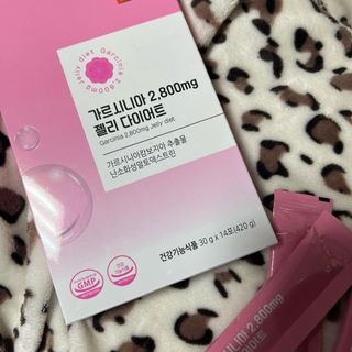 주식회사 얼굴반쪽 [얼굴반쪽 가르시니아 2,800mg] x 14포 1주 젤리 다이어트 보조제 체지방감소 — 5점을 준 리뷰어가 2021년 12월 올린 사용 사진