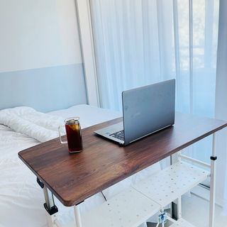 올맘 폴딩 모션테이블 6단계 높낮이조절 아이보리/다크브라운 — 5점을 준 리뷰어가 2021년 9월 올린 사용 사진