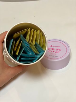 페페로니 잘 먹는 캣츄 - 무항생제 닭고기 12개 + 원양선 참치 12개 — 5점을 준 리뷰어가 2021년 8월 올린 사용 사진