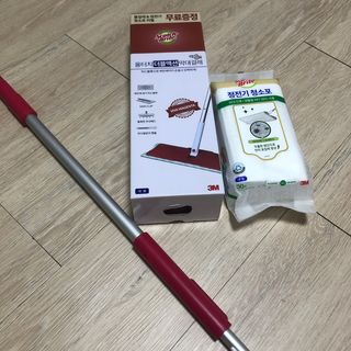 3M 스카치브라이트 비마마젠타 밀대걸레 세트+ PET 정전기청소포 대형 30매 — 4점을 준 리뷰어가 2023년 7월 올린 사용 사진