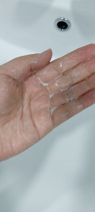 [후르디아] 복숭아 바디워시+바디에센스 세트 — 4점을 준 리뷰어가 2021년 9월 올린 사용 사진