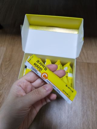 서울약사신협 프리미엄 비타민C 1,000mg_2.5g x 50포 — 5점을 준 리뷰어가 2021년 10월 올린 사용 사진