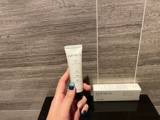 러브모아 향수 고체향수 승무원 고체향수 바르는 향수 니치향수 도손 우드세이지 앤 씨솔트 — 5점을 준 리뷰어가 2022년 12월 올린 사용 사진