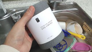 [생활공작소] 일회용 수세미 미니_그레이 60매 x 3입 — 4점을 준 리뷰어가 2021년 2월 올린 사용 사진