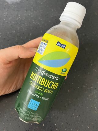 더그레잇티 콤부차 [매일유업] 더그레잇티 44kcal 콤부차 300ml *12개입 (오리지널 6개+베리리치 6개) — 5점을 준 리뷰어가 2023년 8월 올린 사용 사진