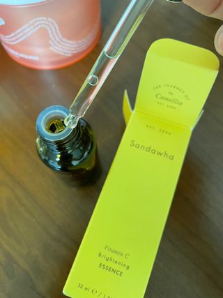 스킨큐어 산다화 비타민c 화이트닝 에센스 30ml — 5점을 준 리뷰어가 2023년 7월 올린 사용 사진