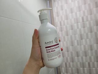 아미니 아크네 퓨어카밍 바디워시 500ml — 5점을 준 리뷰어가 2021년 7월 올린 사용 사진