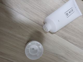 [베러오리진] 무화과 크리미 딥 폼 클렌저/피부 노폐물 & 미세먼지 99 세정 인증 민감성 피부 무자극 인증 — 5점을 준 리뷰어가 2021년 11월 올린 사용 사진