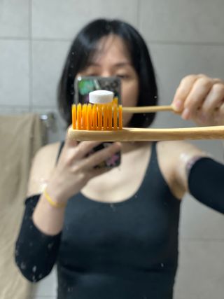 [닥터노아] 마루 대나무 칫솔 콤팩트 & 고체 치약 — 2점을 준 리뷰어가 2022년 7월 올린 사용 사진