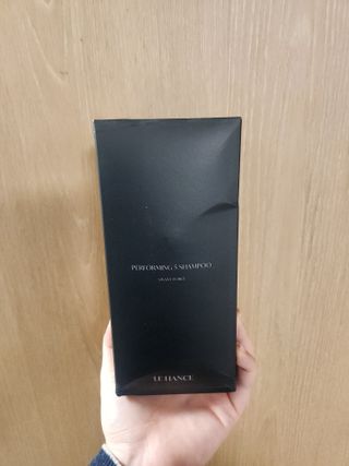 르핸스 퍼포밍 5 샴푸 비반트 포렛/베티버 포그 — 5점을 준 리뷰어가 2022년 12월 올린 사용 사진
