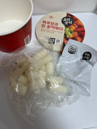 나우  [요리궁리] 매콤달콤 꽃떡볶이 6개입 세트 — 5점을 준 리뷰어가 2025년 1월 올린 사용 사진