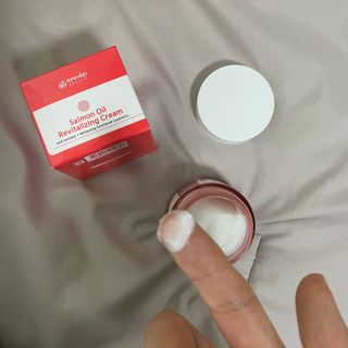 아이앤립 / EYENLIP 아이앤립 연어오일 리바이탈라이징 토너+앰플+크림 3종 세트 — 5점을 준 리뷰어가 2021년 5월 올린 사용 사진
