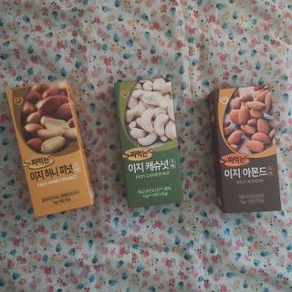 짜먹는 이지견과 짜먹는 이지아몬드, 짜먹는 이지허니피넛, 짜먹는 이지캐슈넛 각 10g X  10포 — 5점을 준 리뷰어가 2021년 2월 올린 사용 사진