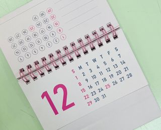 리훈 2024년달력 언더모니터 미니 탁상달력 — 5점을 준 리뷰어가 2023년 10월 올린 사용 사진