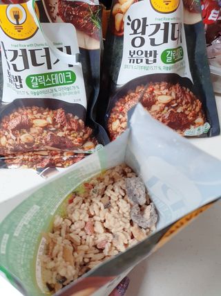 한성기업 무볼레 왕건더기 볶음밥 갈릭스테이크 — 5점을 준 리뷰어가 2021년 11월 올린 사용 사진