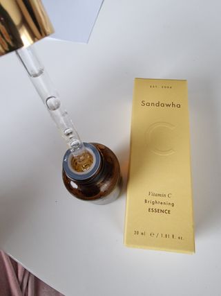 스킨큐어 산다화 비타민c 화이트닝 에센스 30ml — 5점을 준 리뷰어가 2022년 3월 올린 사용 사진