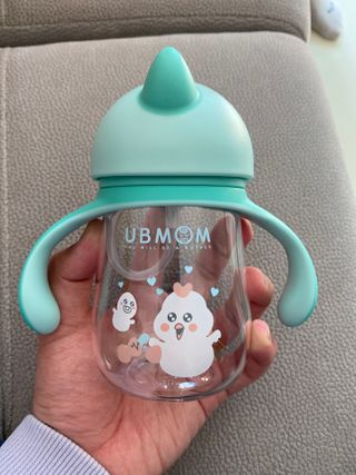 유비맘 트라이탄 코니빨대컵_컬러 랜덤 발송 — 5점을 준 리뷰어가 2021년 2월 올린 사용 사진