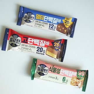 이지프로틴바 3종x각 2ea (고단백질바, 멀티단백질바, 식물성단백질바) — 4.5점을 준 리뷰어가 2024년 2월 올린 사용 사진
