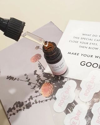 라라로즈데이 시즌2 천연 아로마오일 Y존 케어 속옷향수 이너퍼퓸 5ml  여성의 자존감을 UP시키자 — 5점을 준 리뷰어가 2021년 8월 올린 사용 사진
