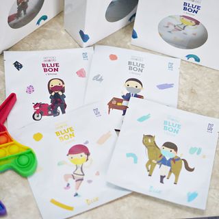 [블루 본 아이노우] 유아용 컬러마스크 40 PCS SET 2중 택 1 — 5점을 준 리뷰어가 2021년 5월 올린 사용 사진