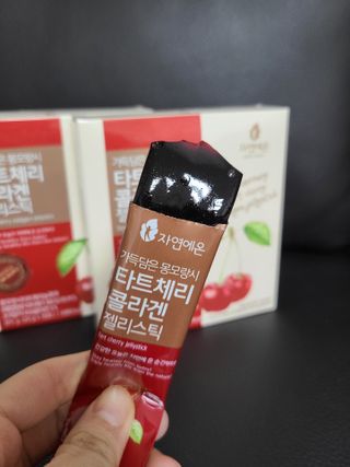 자연에온 가득담은 몽모랑시 타트체리 콜라겐 젤리스틱 — 5점을 준 리뷰어가 2021년 1월 올린 사용 사진