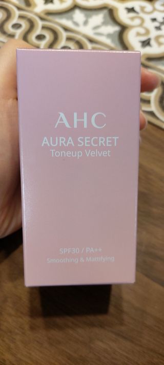 AHC 아우라 시크릿 톤업 벨벳 — 4점을 준 리뷰어가 2021년 4월 올린 사용 사진