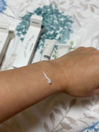 멈칫(MUMCHIT) 넥퍼퓸 NECKPERFUME 2가지 향 — 5점을 준 리뷰어가 2021년 11월 올린 사용 사진