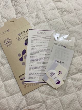 아클리브 Eco 항균 항바이러스 액정 보호필름(iPhone) — 5점을 준 리뷰어가 2022년 8월 올린 사용 사진