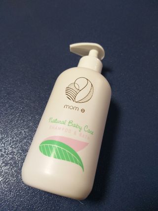 mom e 맘이 내추럴 베이비 케어 샴푸앤바스+로션 — 5점을 준 리뷰어가 2021년 1월 올린 사용 사진