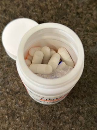 프리마인 성큼다가온 봄, 이너뷰티를 챙겨야 피부도 화사하게, 컨디션도 활기차게. 흡수율을 높인 고효율 비타민. — 5점을 준 리뷰어가 2023년 4월 올린 사용 사진