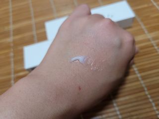 멈칫(MUMCHIT) 넥퍼퓸 NECKPERFUME 2가지 향 — 5점을 준 리뷰어가 2021년 11월 올린 사용 사진