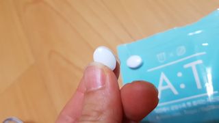 입 냄새 완화에 도움을 주는 에티켓 캔디 앳캔디 스트롱민트 — 4점을 준 리뷰어가 2021년 1월 올린 사용 사진