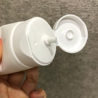 [베러오리진] 무화과 크리미 딥 폼 클렌저/피부 노폐물 & 미세먼지 99 세정 인증 민감성 피부 무자극 인증 — 5점을 준 리뷰어가 2021년 12월 올린 사용 사진