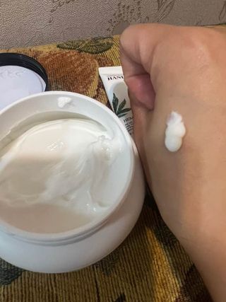 버텍스넘버원 버텍스 넘버원 햄프씨드오일 핸드밤, 바디크림 — 5점을 준 리뷰어가 2022년 4월 올린 사용 사진